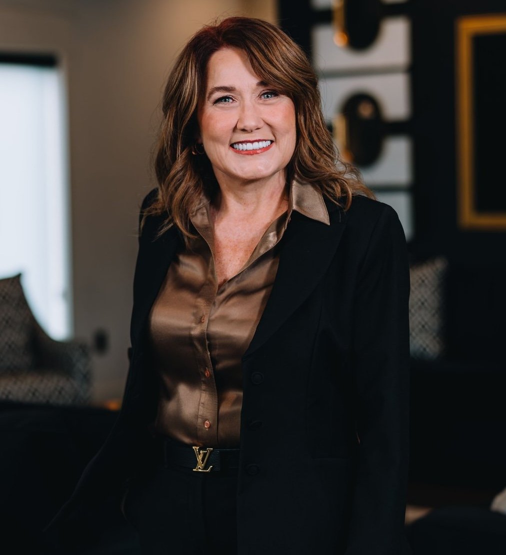 Laura Wolfenbarger, Broker of Smithsonian Real Estate
